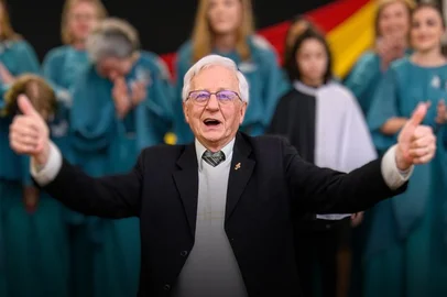 Carmo José Gregory morreu na madrugada de quinta-feira (22), aos 80 anos. Segundo informações da família, ele estava internado no Hospital Santa Cruz, em Santa Cruz do Sul, no Vale do Rio Pardo, devido a um acidente.<!-- NICAID(16044692) -->