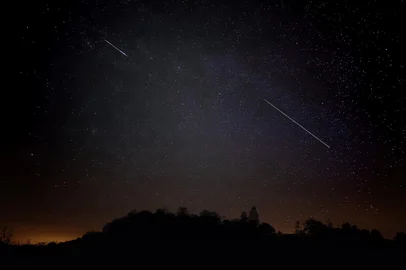 Chuva de meteoros Leônidas<!-- NICAID(15600374) -->