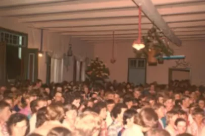 Um dos salões de baile mais icônicos da Serra Gaúcha será relembrando em um evento especial em Nova Petrópolis. O Salão Schmitt Remember irá ocorrer dia 23 de agosto, na Sociedade Concórdia de Linha Imperial. O evento promete recriar fielmente o salão que marcou época com seus bailes animados, estrutura inovadora e um público fiel ao longo de quase 90 anos.<!-- NICAID(16080934) -->