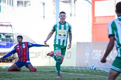 Juventude vence o  Bahia de virada, por 3 a 1, pela 17ª rodada do Brasileirão sub-20, no Homero Soldatelli, em Flores da Cunha.<!-- NICAID(16075985) -->