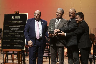 PORTO ALEGRE, RS, BRASIL, 19-06-2026: Após dois anos de obras, a Assembleia Legislativa reabre o Teatro Dante Barone ao público. A cerimônia de reinauguração será realizada nesta sexta-feira (19), tendo um concerto da Orquestra Sinfônica de Porto Alegre (Ospa) como atração principal. Foto: Bruno Todeschini/Agência RBS<!-- NICAID(16310620) -->