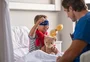 Veja sete sintomas de alerta para o câncer infantil: "É comum os pais acharem que é gripe ou virose"