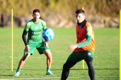 CAXIAS DO SUL, RS, BRASIL, 10/05/2023. Treino do Juventude no Centro de Formação de Atletas e Cidadãos (Cfac) - o Ju está disputando a série B do Campeonato Brasileiro. Primeiro treinamento aberto do técnico Adaílton Bolzan. (Porthus Junior/Agência RBS)Indexador:                                 <!-- NICAID(15425347) -->