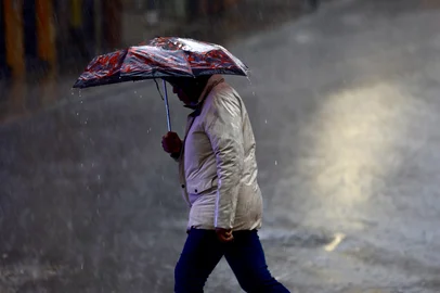 Jeff Botega / Agencia RBS PORTO ALEGRE, RS, BRASIL, 26-05-2026: Chuva. Imagens da manhã desta terça feira mostram o clima na capital gaúcha. Foto: Jeff Botega/Agência RBS<!-- NICAID(16293192) -->