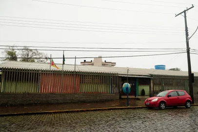 CAXIAS DO SUL, RS, BRASIL, 25/07/2018. Fachada da escola Dante Marcucci, onde  serão abertas novas turmas para alunos que ainda não iniciaram o Ensino Fundamental por falta de vagas perto de casa. (Diogo Sallaberry/Agência RBS)<!-- NICAID(13663119) -->