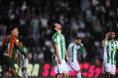 CAXIAS DO SUL, RS, BRASIL, 19/08/2023. Juventude x Sampaio Corrêa, jogo válido pela 24º rodada da Série B do Campeonato Brasileiro, no Estádio Alfredo Jaconi. (Bruno Todeschini/Agência RBS)Indexador: BTK<!-- NICAID(15515027) -->