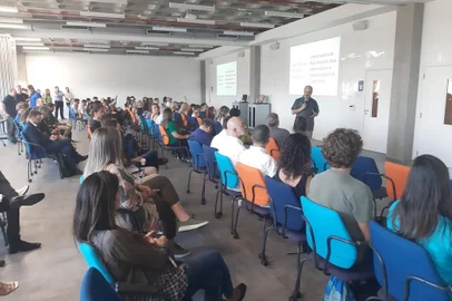 Pacto Alegre realiza primeira reunião de 2023 com foco nos projetos que desenvolvem educação, nesta quinta-feira (16). - Foto: Roger Silva/Agência RBS<!-- NICAID(15376931) -->