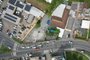 Aerial view of the private preschool (C) where an attacker killed four children with a bladed weapon, in Blumenau, Santa Catarina State, in southern Brazil, taken on April 5, 2023. - A 25-year-old attacker burst into the Good Shepherd Center private preschool and killed four children with a bladed weapon before turning himself in to police, authorities said. Police and government officials said the man had also wounded four other people. (Photo by Anderson Coelho / AFP)Editoria: CLJLocal: BlumenauIndexador: ANDERSON COELHOSecao: schoolFonte: AFPFotógrafo: STR<!-- NICAID(15395020) -->