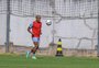 Com multa de 100 milhões de euros, atacante do Grêmio já treina no Caxias 