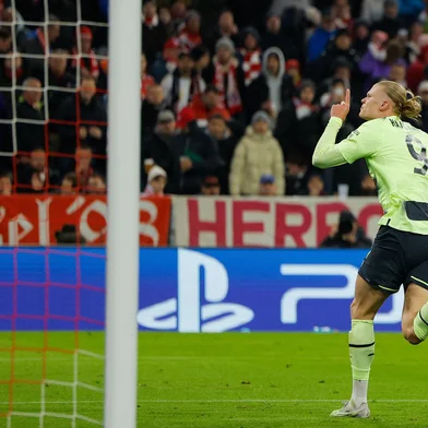 Manchester City's Norwegian striker Erling Haaland celebrates scoring the opening goal during the UEFA Champions League quarter-final, second leg football match between Bayern Munich and Manchester City in Munich, southern Germany on April 19, 2023. (Photo by Odd ANDERSEN / AFP)Editoria: SPOLocal: MunichIndexador: ODD ANDERSENSecao: soccerFonte: AFPFotógrafo: STF<!-- NICAID(15407445) -->