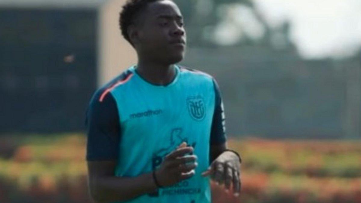 Grêmio contrata joia equatoriana de 16 anos e mais dois jovens