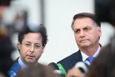 JAIR BOLSONARO DEPOIMENTO POLÍCIA FEDERALDF - JAIR BOLSONARO/DEPOIMENTO POLÍCIA FEDERAL - POLÍTICA - Foto, Ex-Presidente Jair Bolsonaro e advogado Fabio Wajngarten. após depoimento na PF. Nesta quarta (12) o Ex-Presidente Jair Bolsonaro presta depoimento na Polícia Federal sobre as supostas conversas com o Senador Marcos do Val. 12/07/2023 - Foto: TON MOLINA/FOTOARENA/FOTOARENA/ESTADÃO CONTEÚDOEditoria: POLÍTICALocal: BRASÍLIAIndexador: TON MOLINAFonte: 2400329Fotógrafo: FOTOARENA<!-- NICAID(15480701) -->