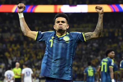 Colombia's forward #07 Luis Diaz celebrates scoring his team's second goal during the 2026 World Cup Group K football match between Uzbekistan and Colombia at the Mexico City Stadium in Mexico City on June 17, 2026.  (Photo by Alfredo ESTRELLA / AFP)<!-- NICAID(16308979) -->