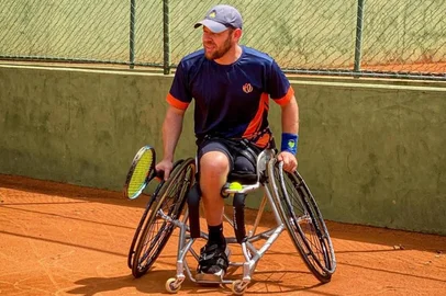 Projeto Lapidando Tenistas / Divulgação O atleta Diego Kohlrausch, do projeto Lapidando Tenistas, está entre os convocados para defender o Brasil na Copa do Mundo de Tênis em Cadeira de Rodas, que acontecerá de 6 a 11 de maio, em Antália, na Turquia<!-- NICAID(16017709) -->