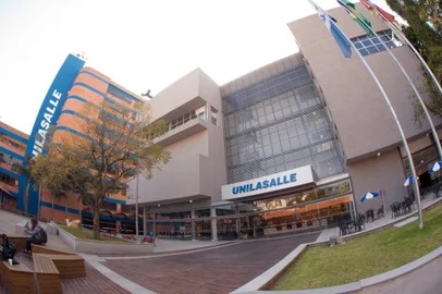 fachada da Universidade La Salle, em Canoas<!-- NICAID(14651435) -->