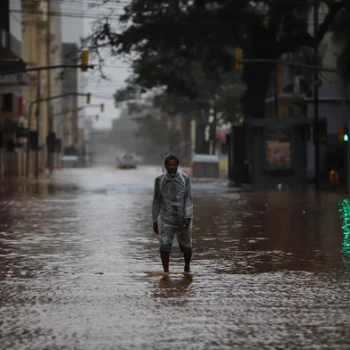 Enchentes tomam conta de Porto Alegre - Foto: Duda Fortes/Agência RBS<!-- NICAID(15753848) -->