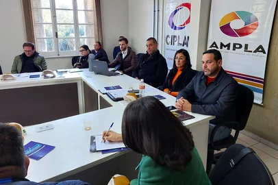 Prefeitos da Ampla discutem mudanças anunciadas por Leite no projeto de concessão de rodovias na região<!-- NICAID(16058454) -->