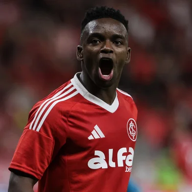 PORTO ALEGRE, RS, BRASIL - 19-10-2025: Internacional enfrenta o Sport Recife pela 29ª rodada do Campeonato Brasileiro, no Estádio Beira-Rio. Foto: Renan Mattos/Agência RBS.<!-- NICAID(16149649) -->