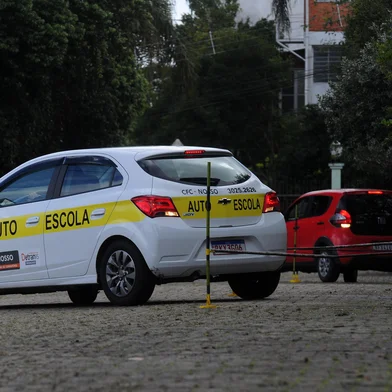 CAXIAS DO SUL, RS, BRASIL, 05/05/2022 - Fila represada para provas práticas é de quase 6 mil pessoas em Caxias do Sul. Com repasse de 1,3 milhão do Detran, cfcs tendam reduzir fila. (Marcelo Casagrande/Agência RBS)<!-- NICAID(15087608) -->