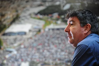 CAXIAS DO SUL, RS, BRASIL, 11/01/2024. A reportagem foi até os Pavilhões da Festa da Uva para conferir como andam os preparativos e a montagem de estruturas para o evento. Na foto, Fernando Bertotto, presidente da Festa da Uva. (Bruno Todeschini/Agência RBS)Indexador: BTK<!-- NICAID(15647459) -->