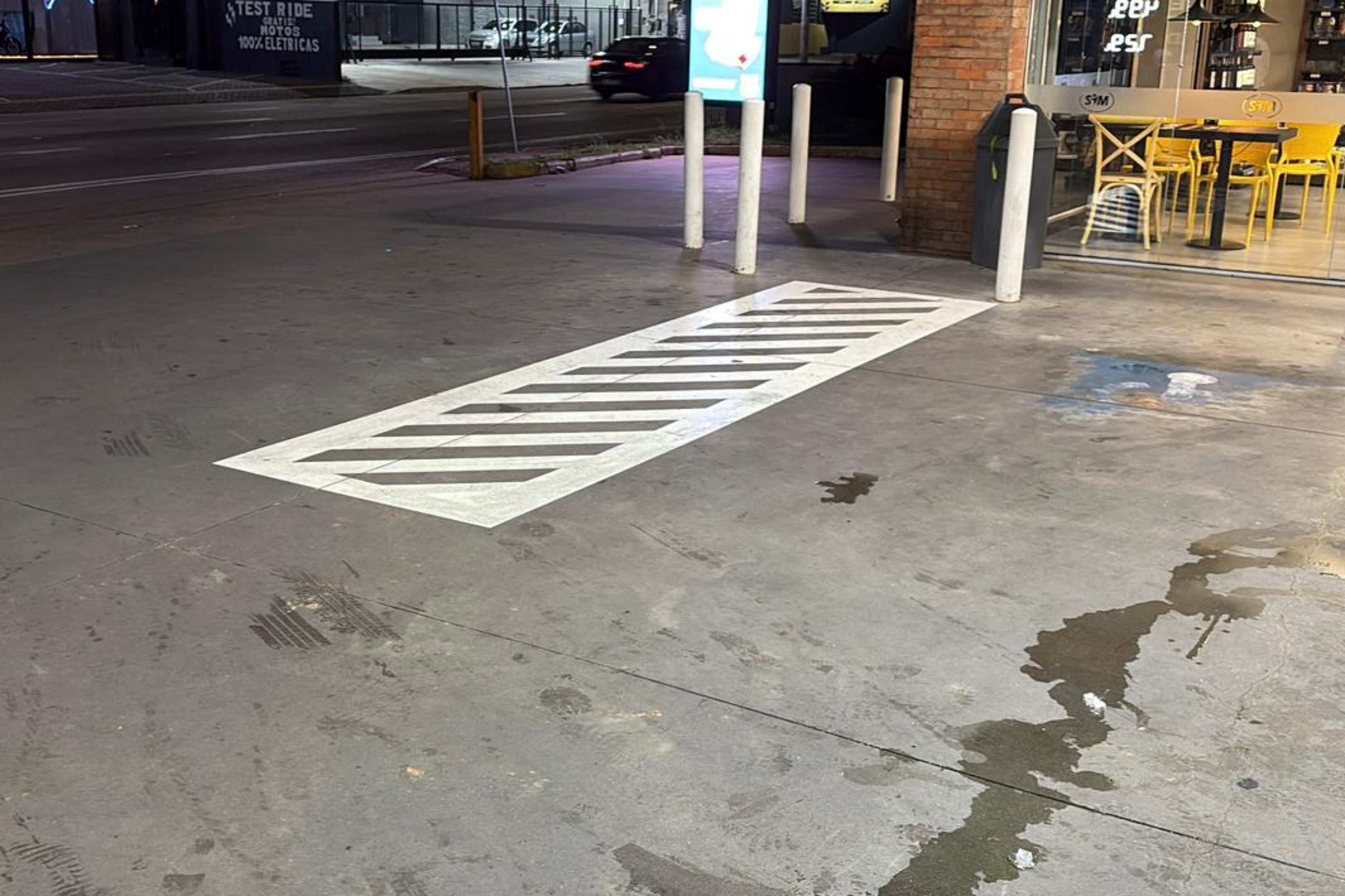 Homem &eacute; executado a tiros em posto de combust&iacute;veis em Porto Alegre