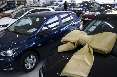 Porto Alegre, RS, Brasil, 12-06-2023: Movimento em revenda de veiculos Chevrolet. Governo federal deve divulgar lista de carros incluidos no pacote de beneficios para reducao de preco. Foto: Mateus Bruxel / Agencia RBSIndexador: MATEUS BRUXEL<!-- NICAID(15453824) -->