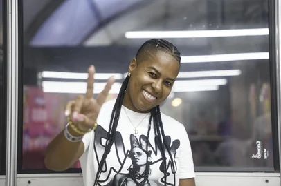 Djeniffer Santos , fonoaudióloga de Anitta , Planeta Atlântida , planeta atlântida 2025<!-- NICAID(15967150) -->