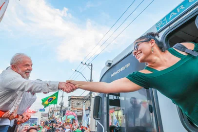 11.10.2022 â LULA NO RIO - Lula e Waguinho participam do ato Brasil da EsperanÃ§a, no clube HeliÃ³polis, em Belford Roxo, Baixada Fluminense. Foto: Ricardo StuckertIndexador: RICARDO STUCKERT<!-- NICAID(15233267) -->