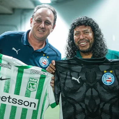 Rogério Ceni e Rene Higuita, antes de Atlético Nacional de Medellín vs Bahia - Foto: Atlético Nacional de Medellín/Instagram/Reprodução<!-- NICAID(16037274) -->