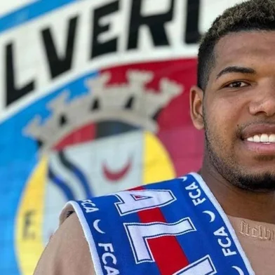 thauan lara lateral do alverca