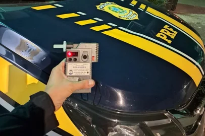 Motorista de transporte escolar é preso em Carazinho por dirigir embriagado<!-- NICAID(15904679) -->