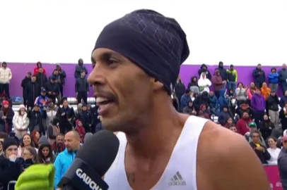 Gaúcho melhor colocado na 40 maratona de Porto Alegre, Nidgie Silva<!-- NICAID(16054951) -->