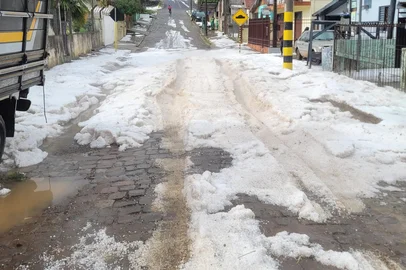 Chuva de granizo em Vacaria<!-- NICAID(16017726) -->