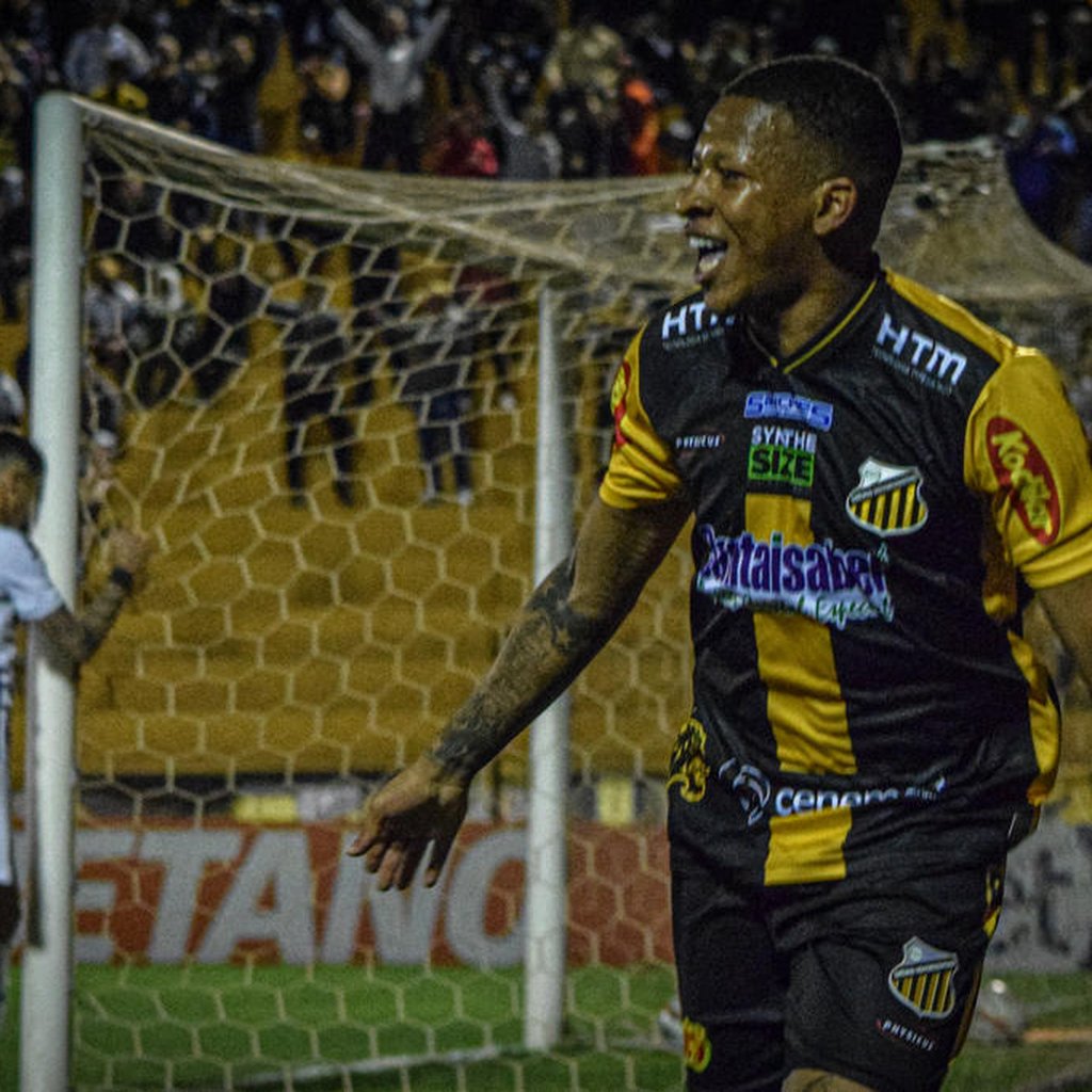 Santos leva virada, mas busca empate contra o Novorizontino em jogo de 6  gols