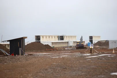 Porthus Junior / Agencia RBS SÃO FRANCISCO DE PAULA, RS, BRASIL, 30/12/2025. Continuam as obras da nova Penitenciária Estadual de Caxias do Sul (PECS II e PECS III), na localidade do Apanhador, será dividida em dois prédios, com 117 celas em cada e capacidade total de 1.650 vagas masculinas. O projeto ainda prevê quatro galerias em cada estrutura, uma Unidade Básica de Saúde, lavanderia, cozinha, parlatórios e espaços para ensino e trabalho. (Porthus Junior/Agência RBS)<!-- NICAID(16195781) -->