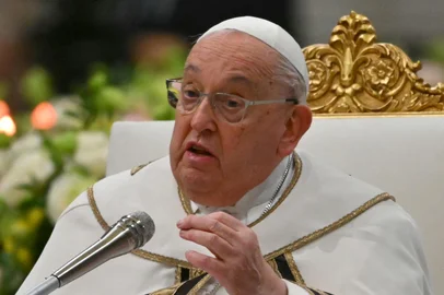 Pope Francis leads the vespers at Saint Paul Outside the Walls, in Rome on January 25, 2025. (Photo by Andreas SOLARO / AFP)Editoria: RELLocal: RomeIndexador: ANDREAS SOLAROSecao: popeFonte: AFPFotógrafo: STF<!-- NICAID(15963108) -->