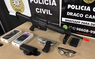 A Polícia Civil prendeu, durante operação na manhã desta segunda-feira (30), cinco pessoas suspeitas de agiotagem por ameaçar de morte uma advogada que pegou dinheiro emprestado com o grupo em Canoas, na Região Metropolitana de Porto Alegre.<!-- NICAID(16070043) -->