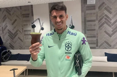 Roger Ibañez, zagueiro gaúcho da Seleção Brasileira<!-- NICAID(15211738) -->