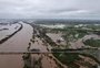 Ciclone, baixa pressão e umidade: entenda o fenômeno que causou chuva histórica no RS