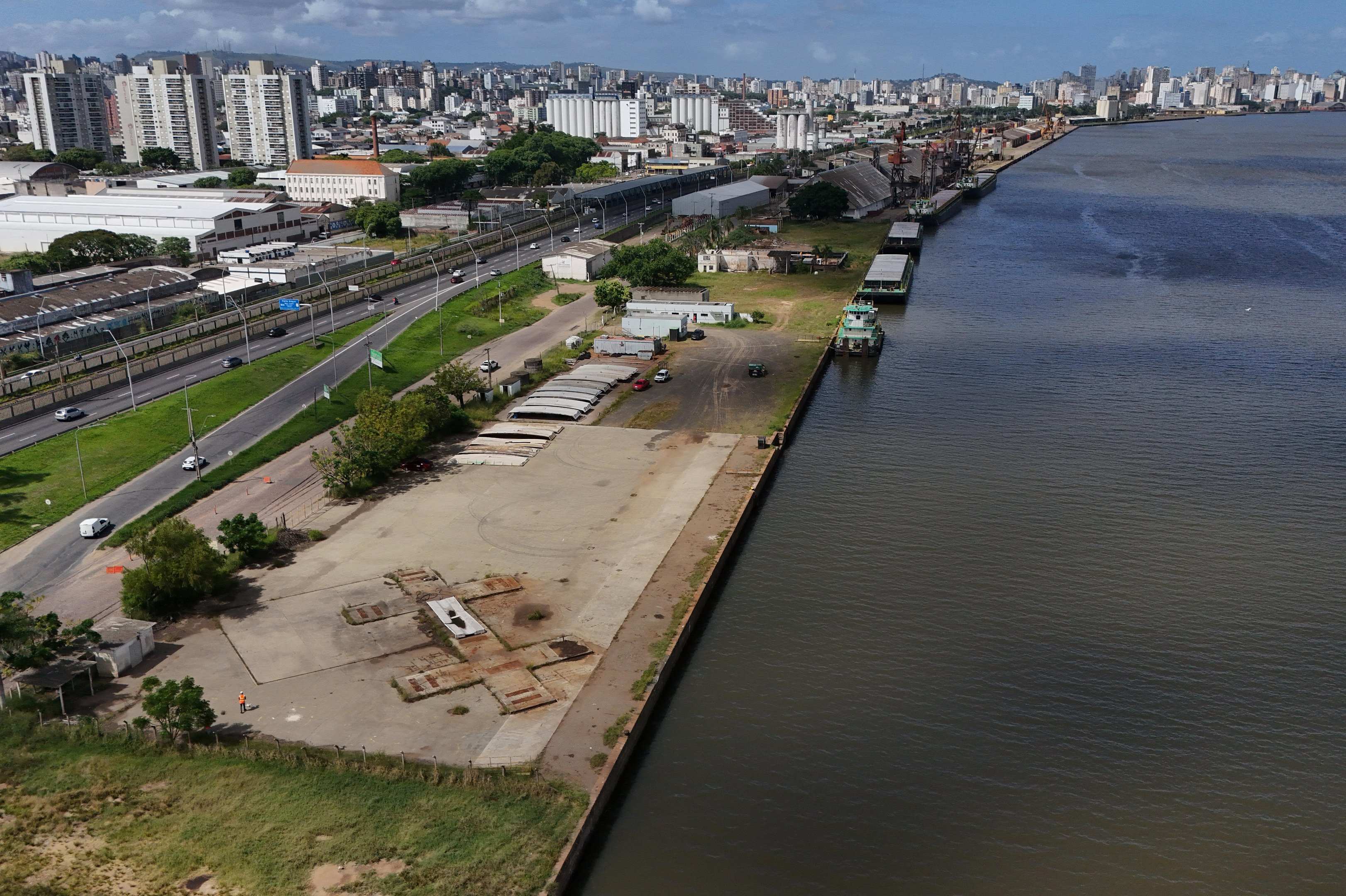 Cons&oacute;rcio de SC que arrematou terminal portu&aacute;rio em Porto Alegre espera iniciar opera&ccedil;&otilde;es ainda no primeiro ano de contrato