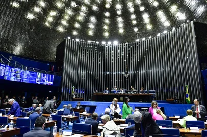 PlenÃ¡rio do Senado Federal durante sessÃ£o deliberativa ordinÃ¡ria. Na ordem do dia, deliberaÃ§Ã£o de autoridades sabatinadas pelas comissÃµes permanentes e dos demais itens constantes da pauta publicada pela Secretaria-Geral da Mesa (SGM). Em discurso, Ã  tribuna, senador Marcos do Val (Podemos-ES).Mesa: senador Styvenson Valentim (Podemos-RN); senador Jaques Wagner (PT-BA);presidente do Senado Federal, senador Rodrigo Pacheco (PSD-MG);secretÃ¡rio-geral da Mesa do Senado Federal, Gustavo A. SabÃ³ia Vieira;senador Veneziano Vital do RÃªgo (MDB-PB).Participam Ã  bancada:senador Jorge Kajuru (PSB-GO); senador Angelo Coronel (PSD-BA); senadora Augusta Brito (PT-CE); senadora Jussara Lima (PSD-PI); senadora Teresa LeitÃ£o (PT-PE).Foto: Waldemir Barreto/AgÃªncia Senado<!-- NICAID(15579309) -->