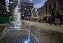FOTOS: combinando jatos de água, luzes e som, chafariz do Mercado Público volta a funcionar, em Porto Alegre