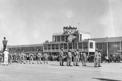 aeroporto salgado filho, década 50, terminal antigo, inauguração, 19 de abril de 1953<!-- NICAID(15099338) -->