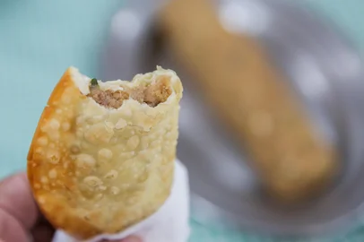 Neimar De Cesero / Agencia RBS CARLOS BARBOSA, RS, BRASIL, 03/04/2024. Você sabe o que é pien? Recheio é um dos destaques do Pastelfest de Carlos Barbosa. (Neimar De Cesero/Agência RBS)<!-- NICAID(15723912) -->