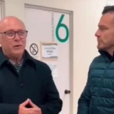 Secretário de Caxias, Geraldo da Rocha Freitas Júnior esteve na unidade básica de saúde (UBS) do bairro Desvio Rizzo e na UPA Zona Norte acompanhado do vice-líder do governo na Câmara, vereador Wagner Petrini (PSB).<!-- NICAID(16059021) -->