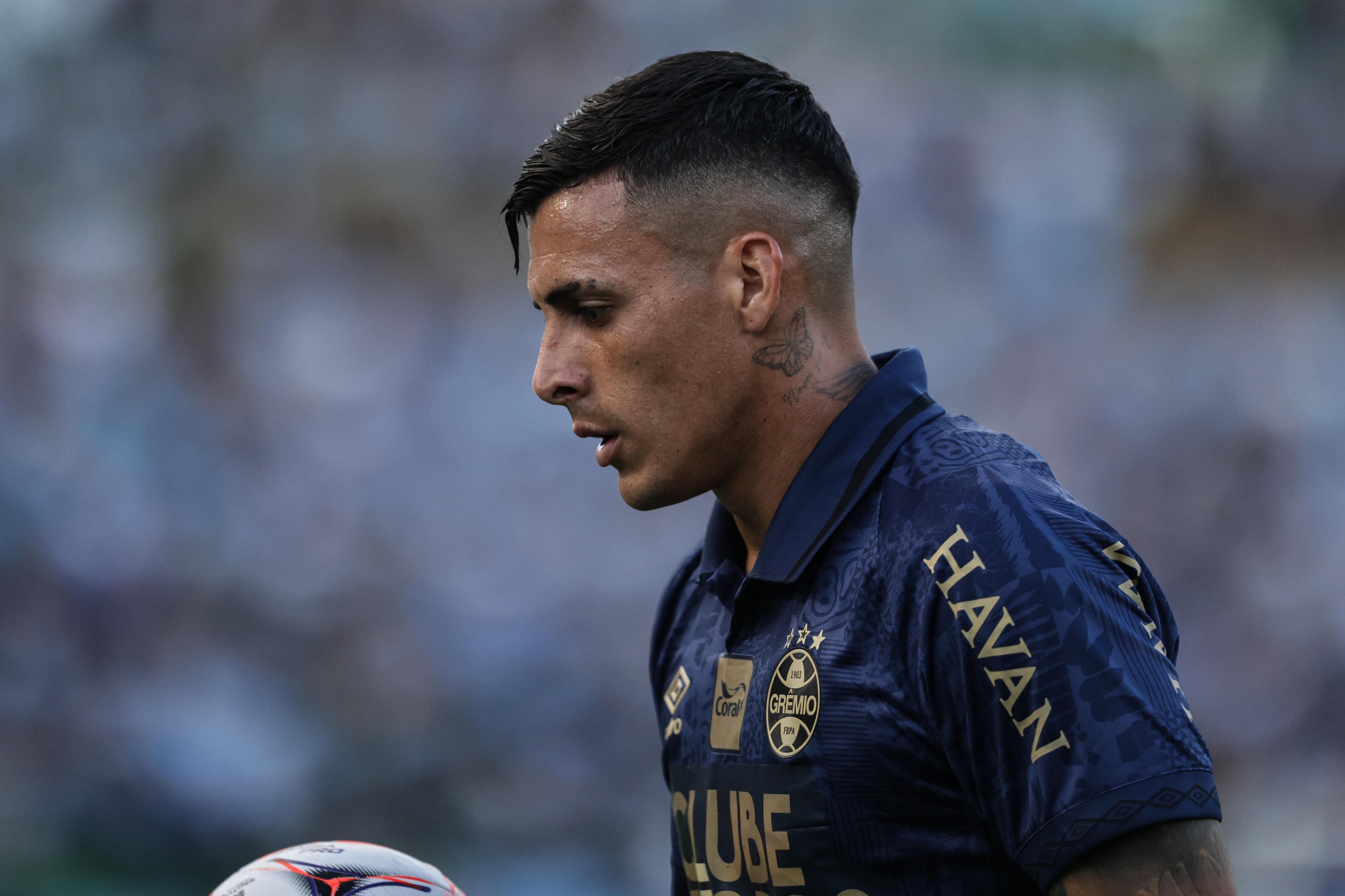 A irregularidade no gol do Gr&ecirc;mio e por que o VAR n&atilde;o interferiu