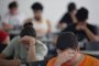 PORTO ALEGRE, RS, Brasil, 14-01-2023: Estudantes realizam exames de História, Língua Portuguesa, Literatura em Língua Portuguesa, Matemática e Redação no primeiro dia de provas do vestibular da Ufrgs 2023. Foto: Mateus Bruxel / Agência RBSIndexador: Mateus Bruxel<!-- NICAID(15321893) -->