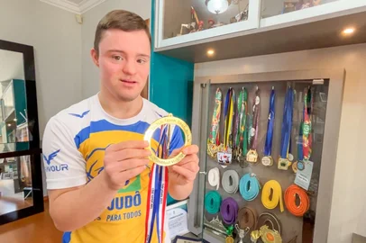 "Encaro de frente as dificuldades no esporte e na vida": atleta de judô com síndrome de Down já conquistou título mundial<!-- NICAID(16299274) -->