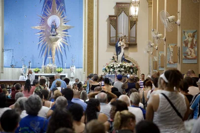 PORTO ALEGRE, RS, BRASIL, 02/02/2023- Início dos festejos de Nossa Senhora dos Navegantes se inicia com missa na Igreja Nossa Senhora dos Rosário. Foto: Jefferson Botega / Agencia RBSIndexador: Jeff Botega<!-- NICAID(15337784) -->