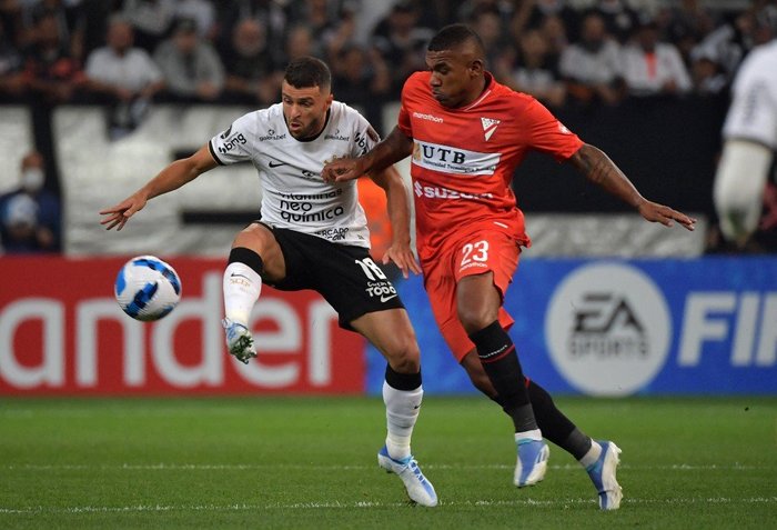 NELSON ALMEIDA / AFP